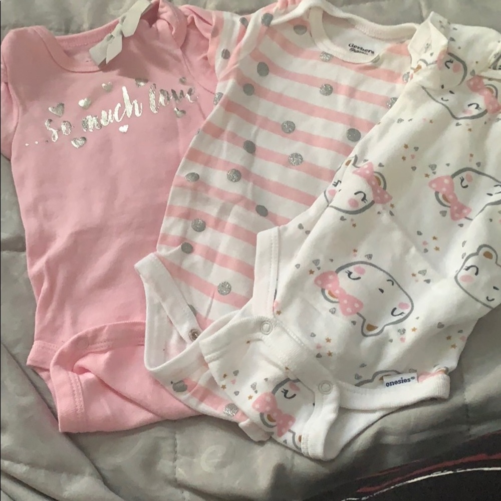Baby girl short sleeve onesies